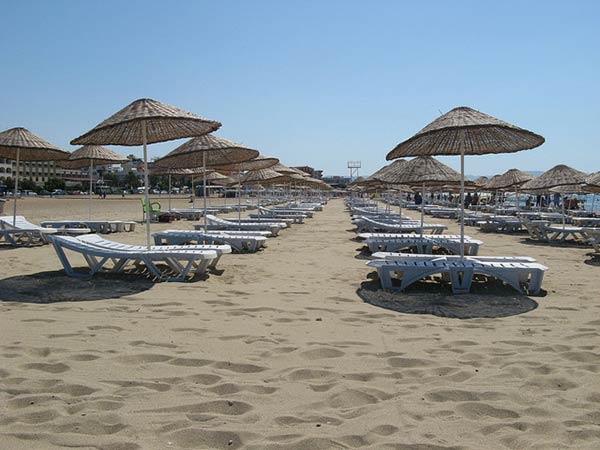 sarimsakli slika plaža